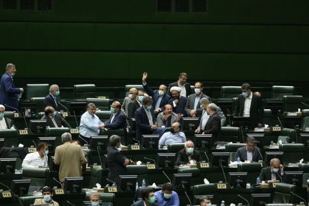 برگزاری آزمون وکالت اجباری شد/ هیچ سابقه‌ای جایگزین آزمون وکالت نیست