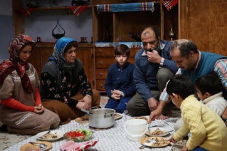 الناز حبیبی، شبنم مقدمی و ریما رامین‌فر در پشت صحنه یک فیلم قدیمی/ عکس