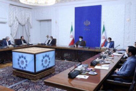 تمام دستگاه‌ها به کاهش روند رشد نقدینگی متعهد باشند