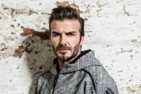 تیپ جالب دیوید بکام در شب کریسمس/عکس