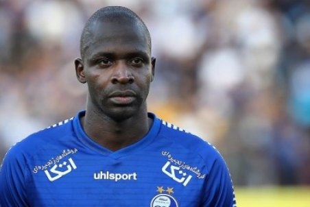 دیاباته: مدیران استقلال درب خانه‌ام را شکستند!