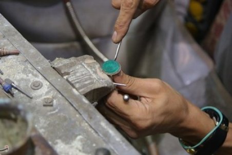 نخستین پروانه بهره‌برداری از معدن سنگ‌های قیمتی و نیمه‌قیمتی استان زنجان صادر می‌شود