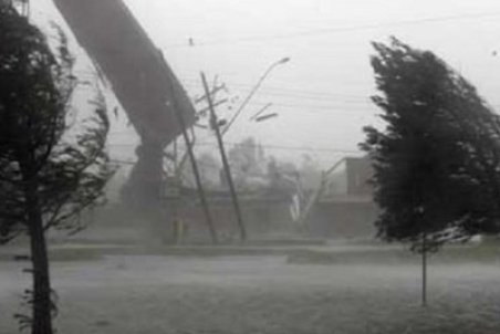 آماده باش استان برای آبگرفتگی و تندباد تا روز سه‌شنبه ادامه دارد