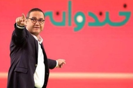 گریه آقای بازیگر برای مادرش در برنامه خندوانه + فیلم