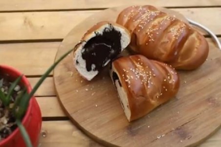 آموزش پخت نان شیرین شکلاتی + فیلم