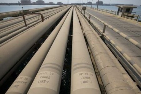 صادرات بنزین متوقف نشده است/ اولویت تامین نیاز داخلی است