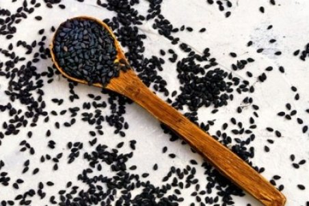 عوارض مصرف خودسرانه ی سیاه دانه