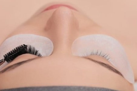 بهترین روش برای جدا کردن اکستنشن مژه