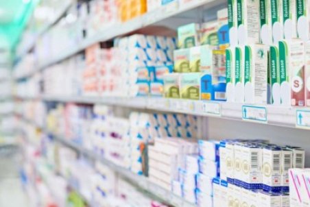 تاخیر تامین اجتماعی در پرداخت مطالبات داروخانه‌ها، کمرشکن شده است