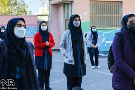 نسبت دادن ابتلای ۲۰۰ دانش‌آموز به کرونا در مدرسه بی‌انصافی است