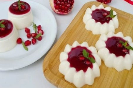 طرز تهیه پاناکوتای اناری برای شب یلدا