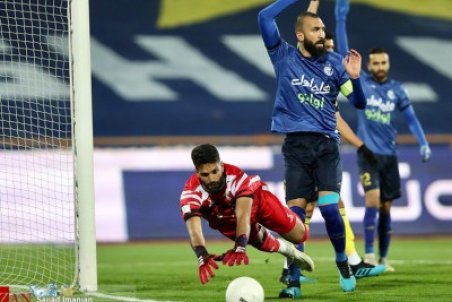 روشن: استقلال پشتوانه خوبی روی نیمکت ندارد