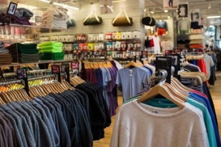 جولان پوشاک قاچاق در کشور؛ ۷۰۰ میلیون دلار ارز بَری قاچاق پوشاک است