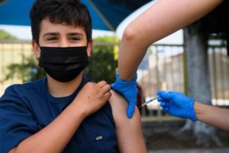 استقبال دانش‌آموزانِ کرمانشاه از واکسن کرونا