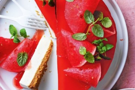 طرز تهیه چیز کیک هندوانه شب یلدا