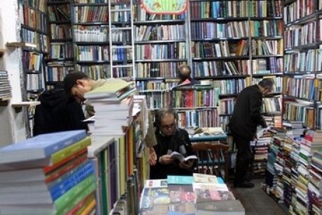 مرگ ایرج پزشکزاد بار دیگر «دایی‌جان ناپلئون» را پرفروش کرد