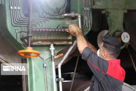 صنایع کشور با هدف افزایش کیفیت تولیدات داخلی و کاهش قیمت‌ها بازسازی می‌شوند