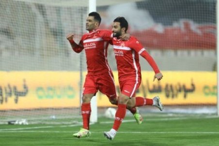 پرسپولیس با تراکتور به یک قدمی استقلال رسید