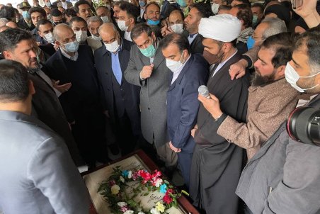 وزیر کشور به مقام شامخ شهدای استان کرمانشاه ادای احترام کرد