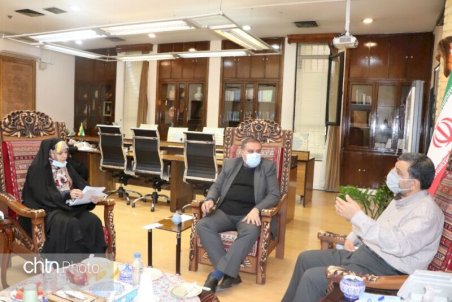 دستور ضرغامی برای تسریع حل مسائل گردشگری و صنایع‌دستی نایین