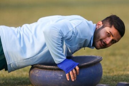 استوری عارف غلامی در حمایت از ستاره پرسپولیس با طعم کنایه!/عکس