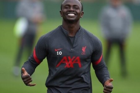 سادیو مانه در نقش علی دایی/عکس