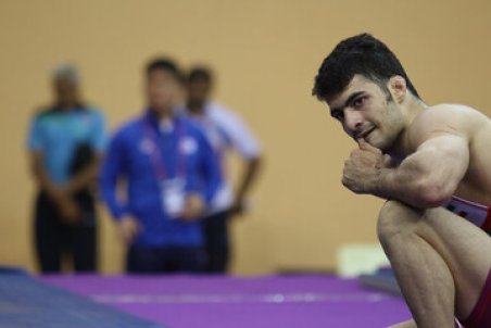 شما نظر بدهید؛ مهاجرت ملی‌پوش ایران، انتقاد به محمد بنا و حاشیه در کشتی فرنگی