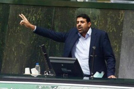 نادری:‌ زمینه سازی حذف ارز ۴۲۰۰ تومانی با تبلیغات یکطرفه هنر نیست