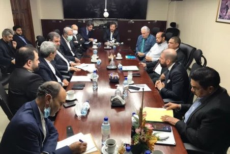 محسن رضایی: همکاری کشورهای مقاوم سیلی محکمی به آمریکا و زورگویان جهان است