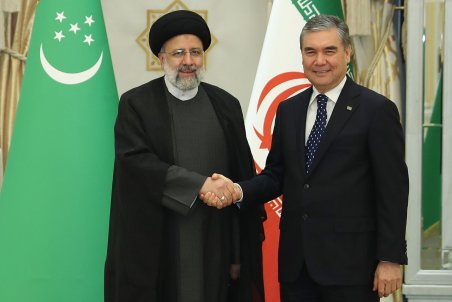 پخش مستند سفر رئیس جمهور به ترکمنستان از تلویزیون