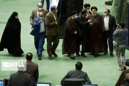 تکلیف مجلس به دولت برای حذف رانت «ترجیحی»/ حذف ارز ۴۲۰۰ تومانی نقطه مشترک بهارستان_پاستور