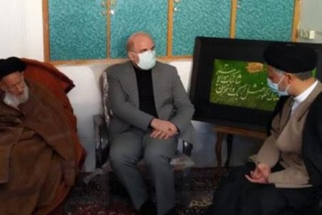 رییس مجلس از آیت الله محمد فقیه امام جمعه نی ریز عیادت کرد