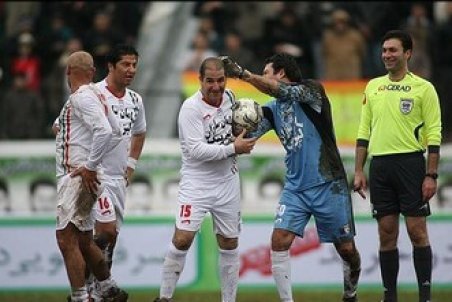 مدافع اسبق تیم ملی داغدار شد