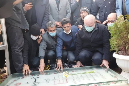 رییس مجلس به مقام شهید سلیمانی ادای احترام کرد