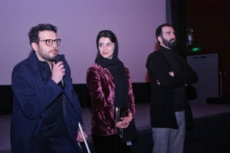 محسن قرایی، لاله مرزبان و پدرام شریفی در اکران مردمی فیلم «بی همه چیز»/ عکس