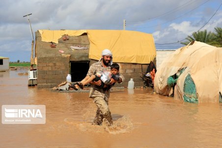 جهاد امدادرسانی نیروهای مسلح در سیل کرمان/ همه پای کار آمده‌اند