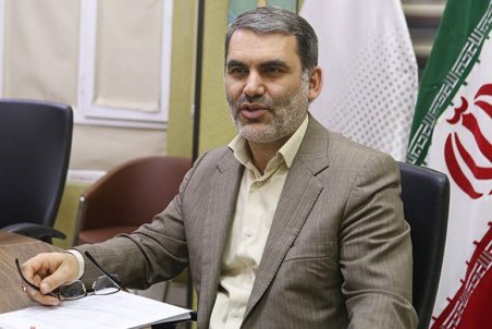 جریانی به دنبال بزرگ کردن موضوع ارز ۴۲۰۰ تومانی هستند 