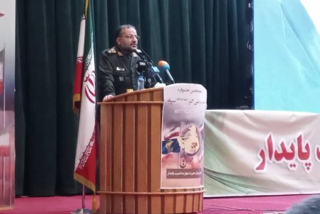 مفهوم عاشورایی سربازی در دفاع مقدس متجلی شد/ سردار سلیمانی قله اوج سربازی را رقم زد