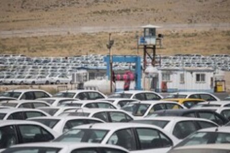 مجلسی‌ها از کوتاهی خودروسازان گلایه دارند؛ خودروسازان از نبود قطعات الکترونیکی