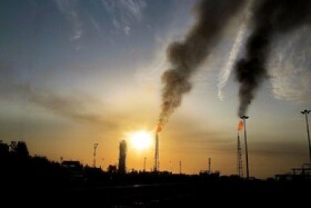 فعالیت تاسیسات نفتی در خارک عادی است