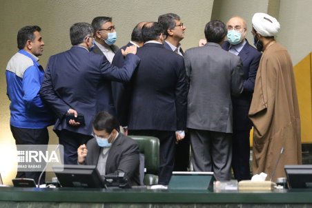 موضوع عدم رقابت دستگاه‌های دولتی با شرکت‌های دانش بنیان به کمیسیون آموزش ارجاع شد