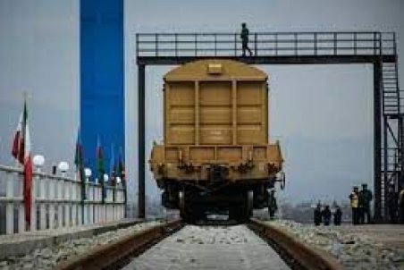 بیش از ۵۱ هزار مترمربع اراضی ملی سمنان برای ساخت بارانداز به وزارت دفاع واگذار شد