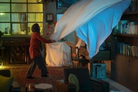 مریلا زارعی پشت در شیشه‌ای «هناس»/ عکس