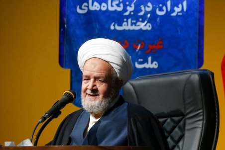 ایجاد مردمسالاری دینی و ارتقای توان دفاعی بدون وابستگی از دستاوردهای مهم انقلاب است