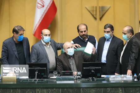 تصویب کلیات طرح حمایت از کارخانجات و واحدهای صنعتی و تولیدی به حد نصاب نرسید