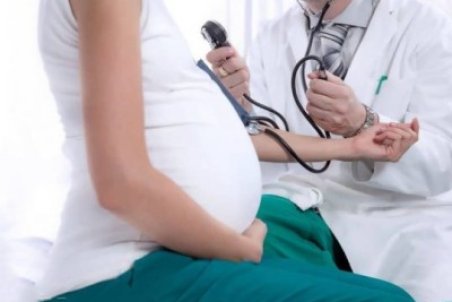 علایم پره اکلامپسی در دوران بارداری چیست؟