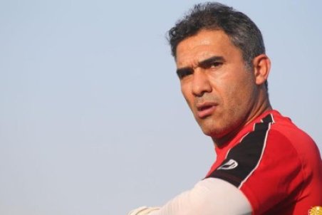 (عکس) تیپ خاص احمدرضا عابدزاده در روز برفی تهران