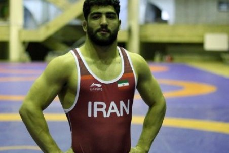 سوادکوهی: در صربستان زیر دستانم را گرفته بودند که به تشک بروم