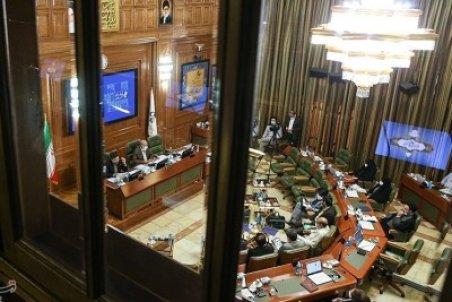 هزینه ۵ میلیارد تومانی برای هرس درختان در یک خیابان/ استفاده از ظرفیت‌های تولید واگن مترو در زنجان