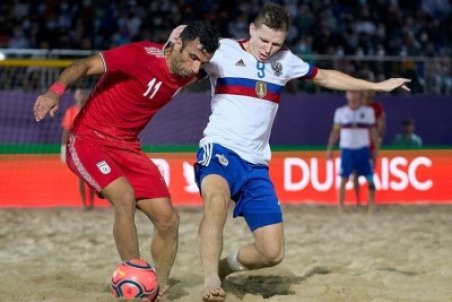 احمدزاده: فدراسیون با ما مثل برده رفتار می‌کند